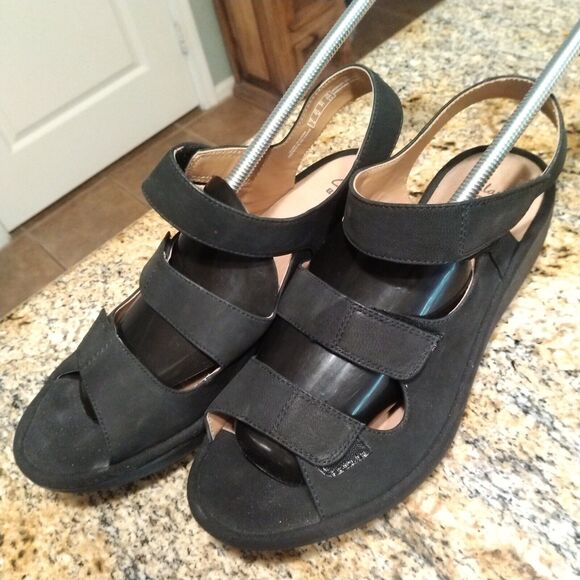 Clarks Collection Soft Cushion Reedly Juno Wedge Heel Sandals Black Women's 9.5W - Picture 1 of 12